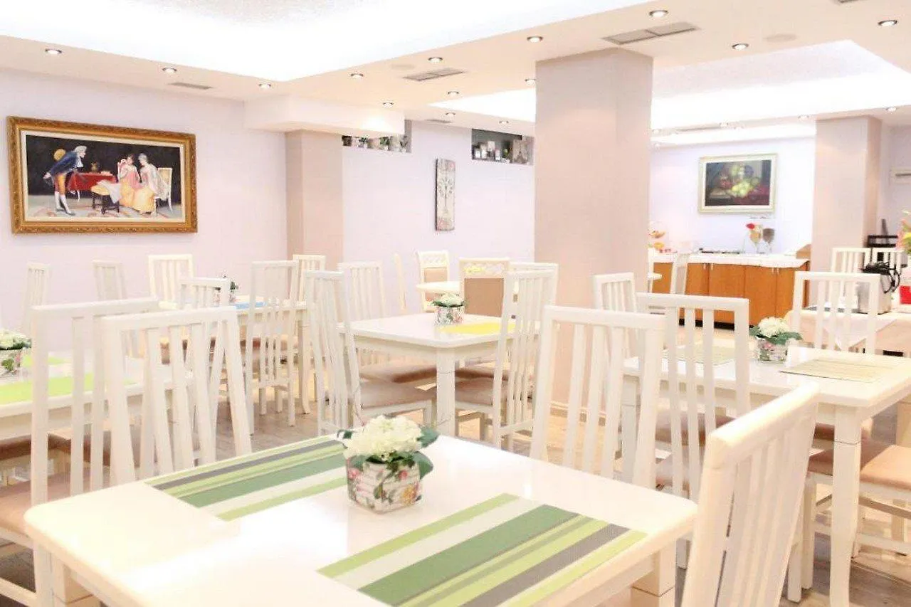 Hotel Vila Verde City Center Tirana