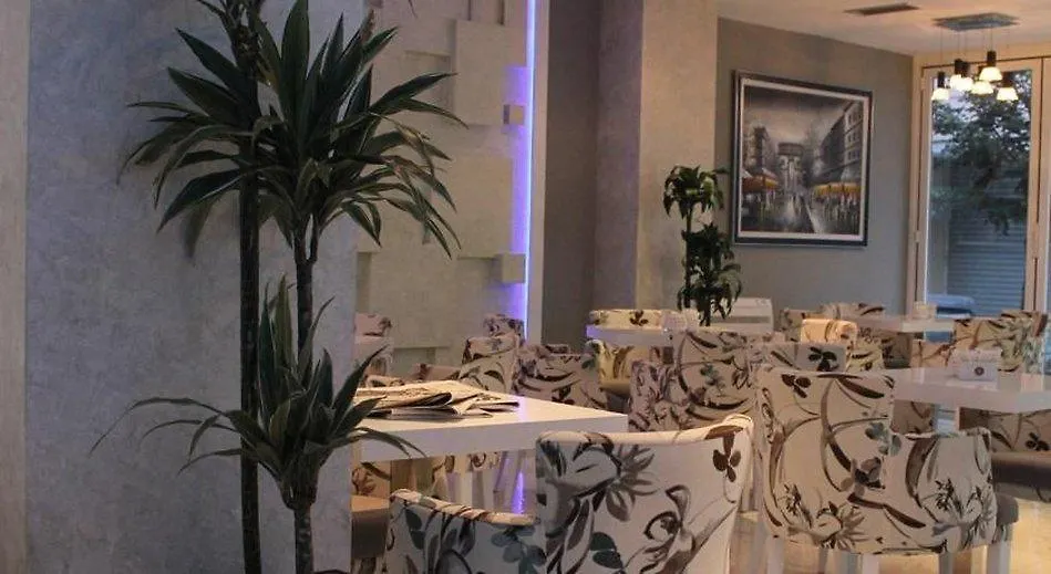 Hotel Vila Verde City Center Tirana 4*,